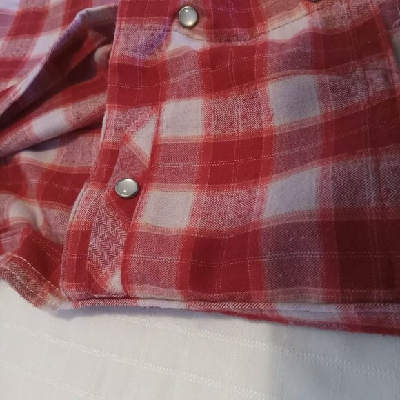 Original asymmetrical plaid top, handmade with mother-of-pearl snap buttons - Picture 9 of 9
